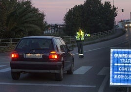 Un control de alcoholemia establecido por la Guardia Civil en Gajano.