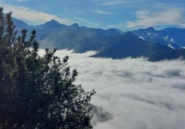 Esta ruta se asoma a magnificas vistas hacia los Picos de Europa y la cuenca del Sella.