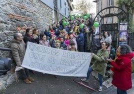 Imagen de la concentración impulsada en diciembre por los padres del centro educativo.