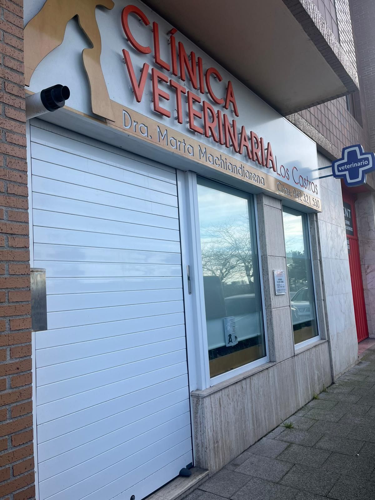 Clínica Veterinaria Los Castros, en Santander.