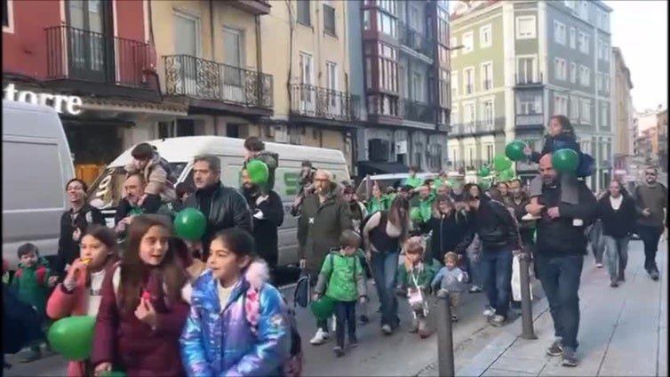 En la protesta han participado padres, profesores y alumnos