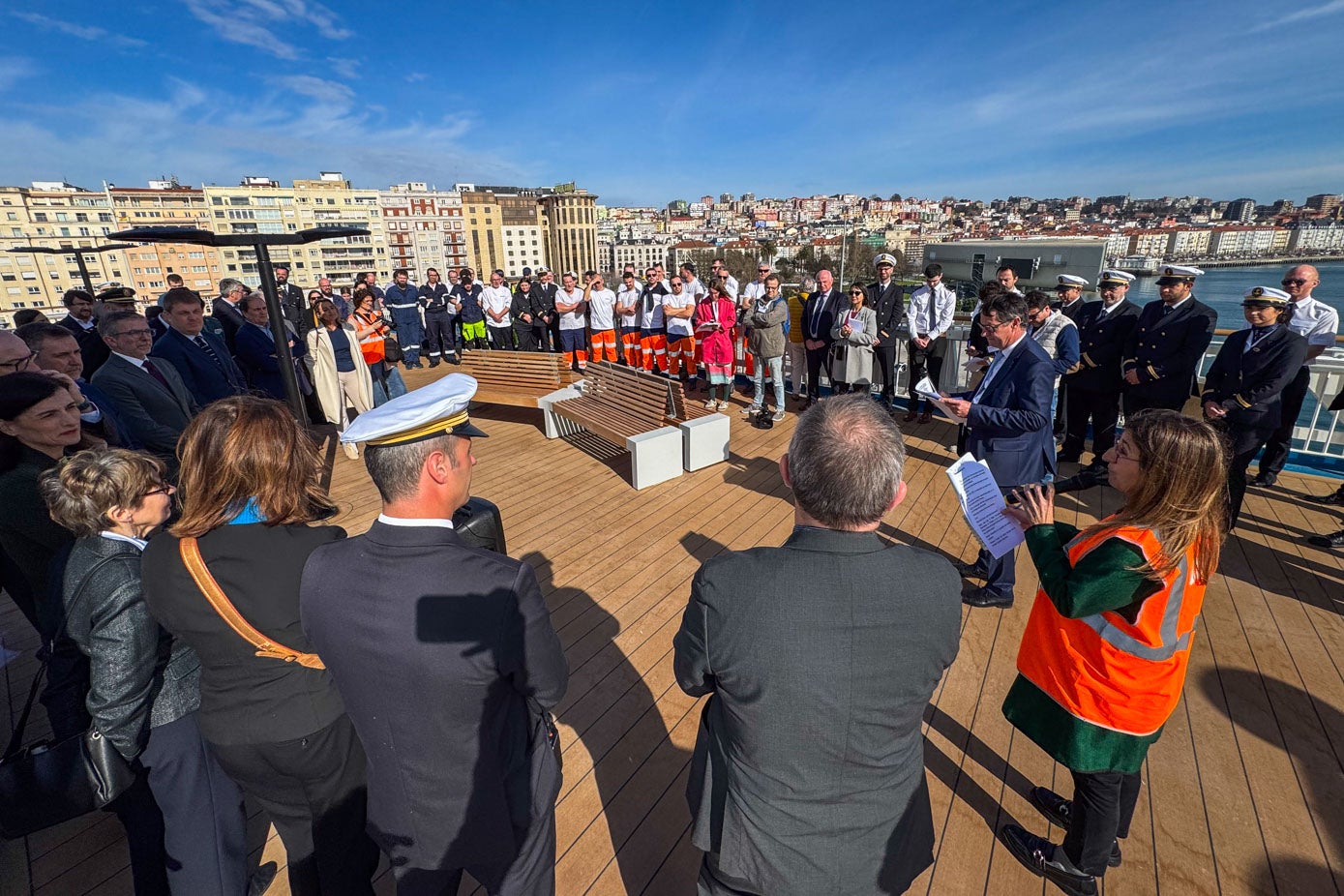 El acto institucional, con el discurso de Jean-Marc Roué, presidente de Brittany Ferries.