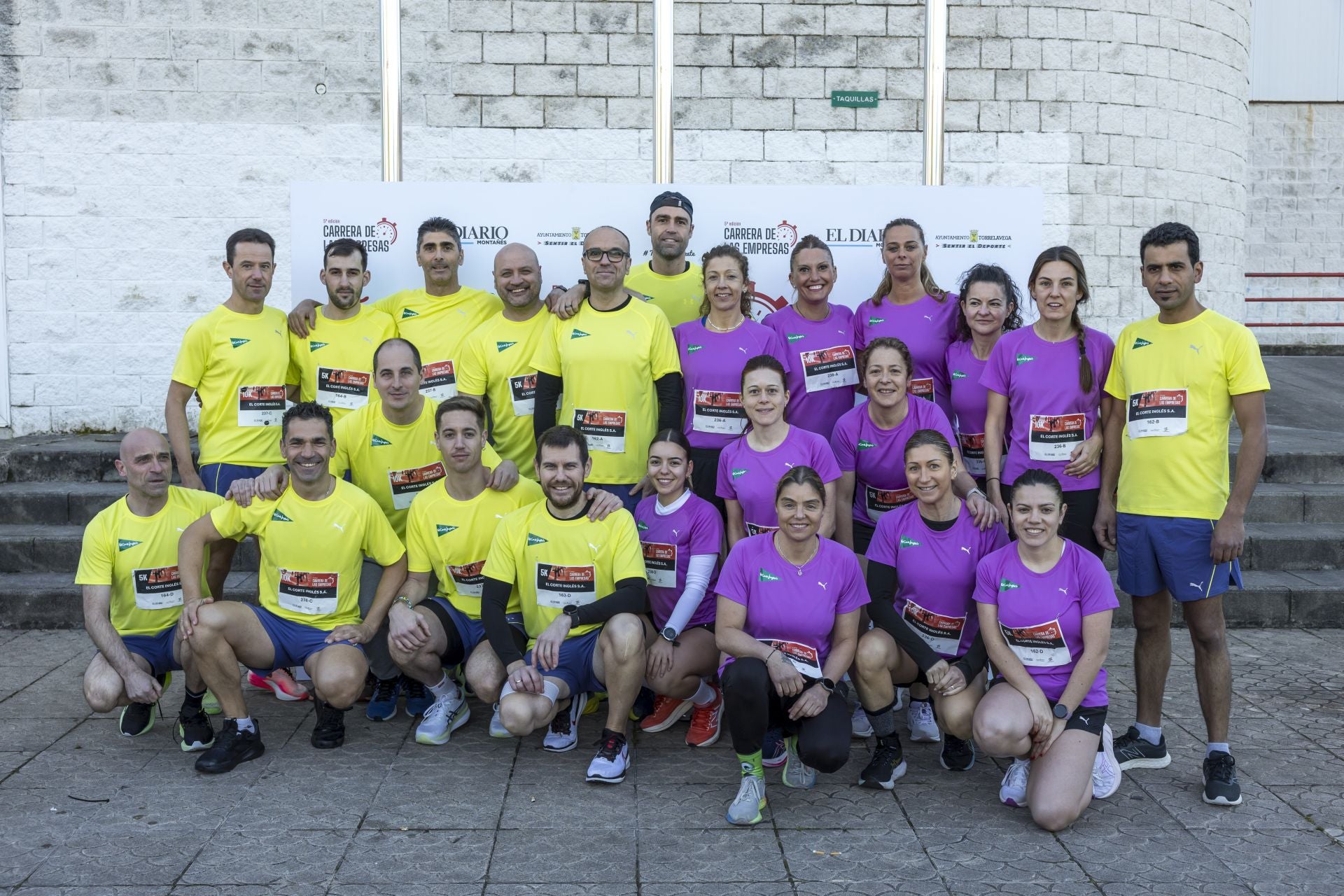 El numerosísimo equipo de El Corte Inglés: Eduardo Aja Pérez, Abdelkrim El Khalfi, Bárbara Terán Naya, Laura Zumel García, Javier Pérez González, Vanesa Rodríguez Sánchez, Beatriz González Díaz, Carlos Ríos Villar, Pedro Luis García Rasines, Juan Ortiz Fernández, Laura Aller Rafael, Daniel Díaz-Obregón Fernández, Lidya Macho Campos, Sara Gómez del Hoyo, Gloria González Herrero, Loli García Gutiérrez, Mario Cagigas Arco, Alberto Santos Somohano, César Aja Ortiz, Adrián Blanco González, María Diamantina Sebastián Morante, Juan José Serrano Mata, Miguel Alberdi Agenjo y Ainhoa Arias Roiz.