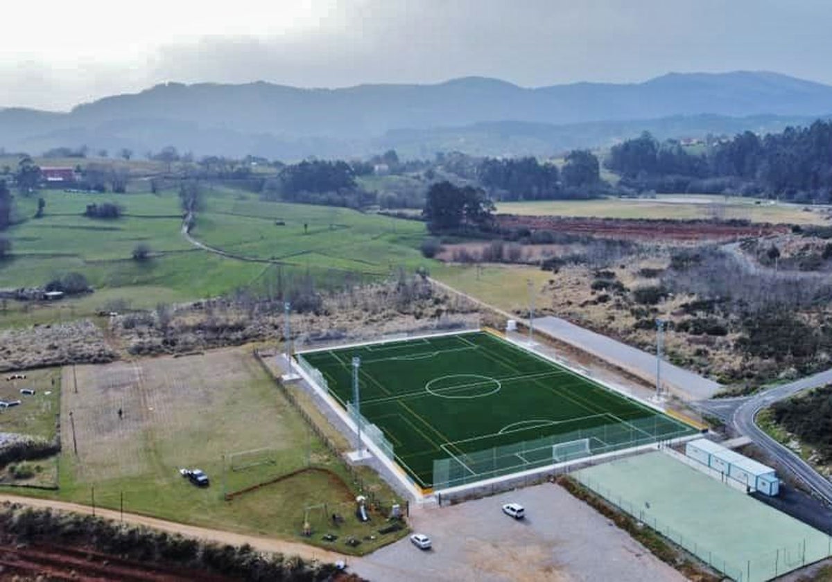 Instalaciones deportivas de Mijarojos donde se levantará el futuro pabellón.