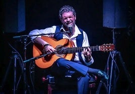 José Carlos Gómez durante un concierto de presentación de 'Las Huellas de Dios'.