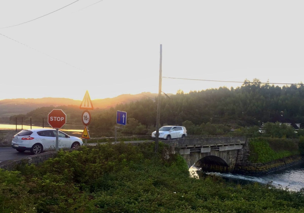 Estado actual del Puente del Cristo de Carasa, en Voto.