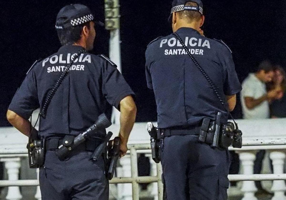 Agentes de la Policía Local de Santander.