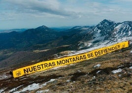 La protesta amarilla que se desplegó en Peña Labra .