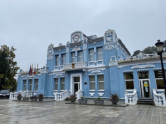 Fachada de la Casa Consistorial de Colindres.