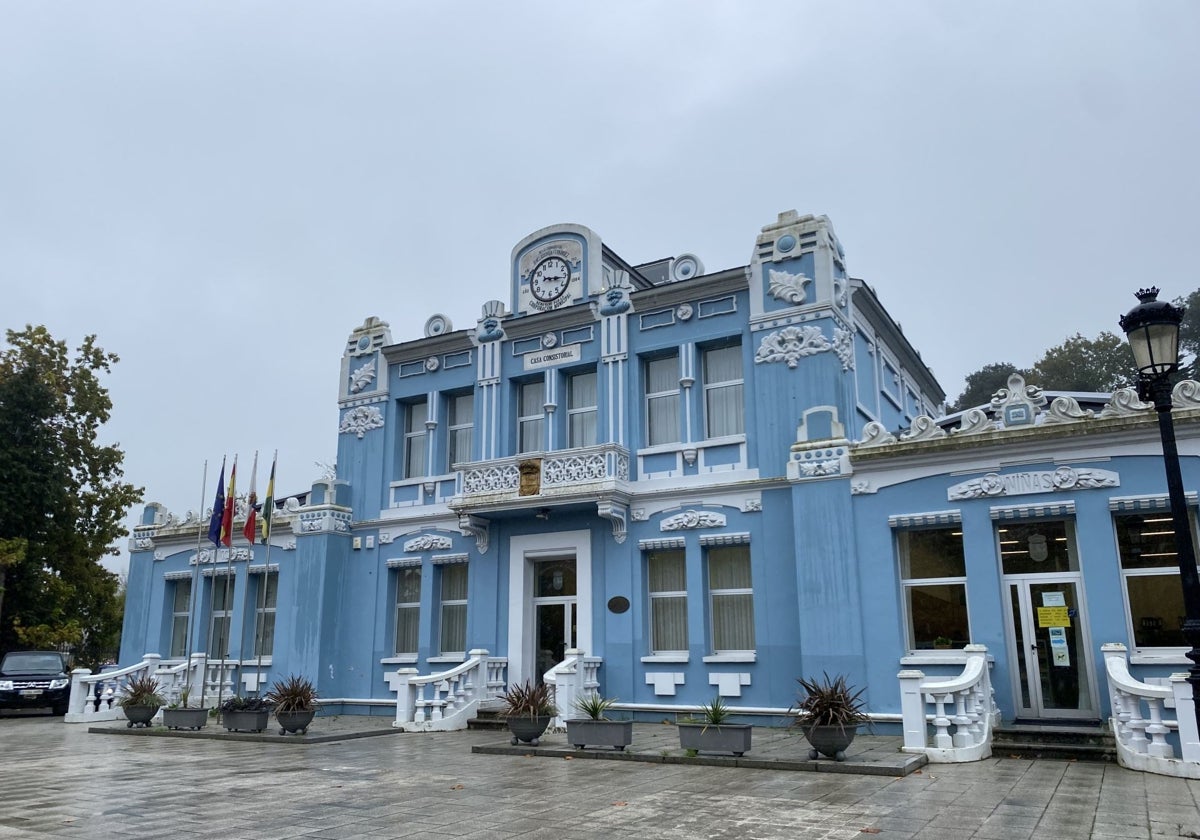 Fachada de la Casa Consistorial de Colindres.