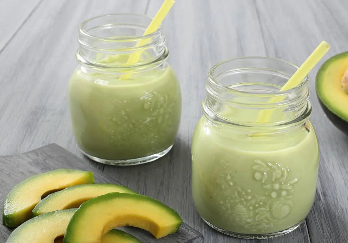 Para comenzar el día saludablemente, qué mejor que un batido de aguacate.