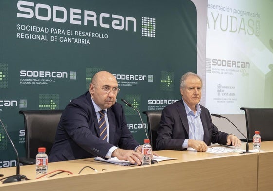 Ángel Pedraja, consejero delegado de Sodercan y Eduardo Arasti, Consejería de Industria, Empleo, Innovación y Comercio del Gobierno de Cantabria han presentado las ayudas