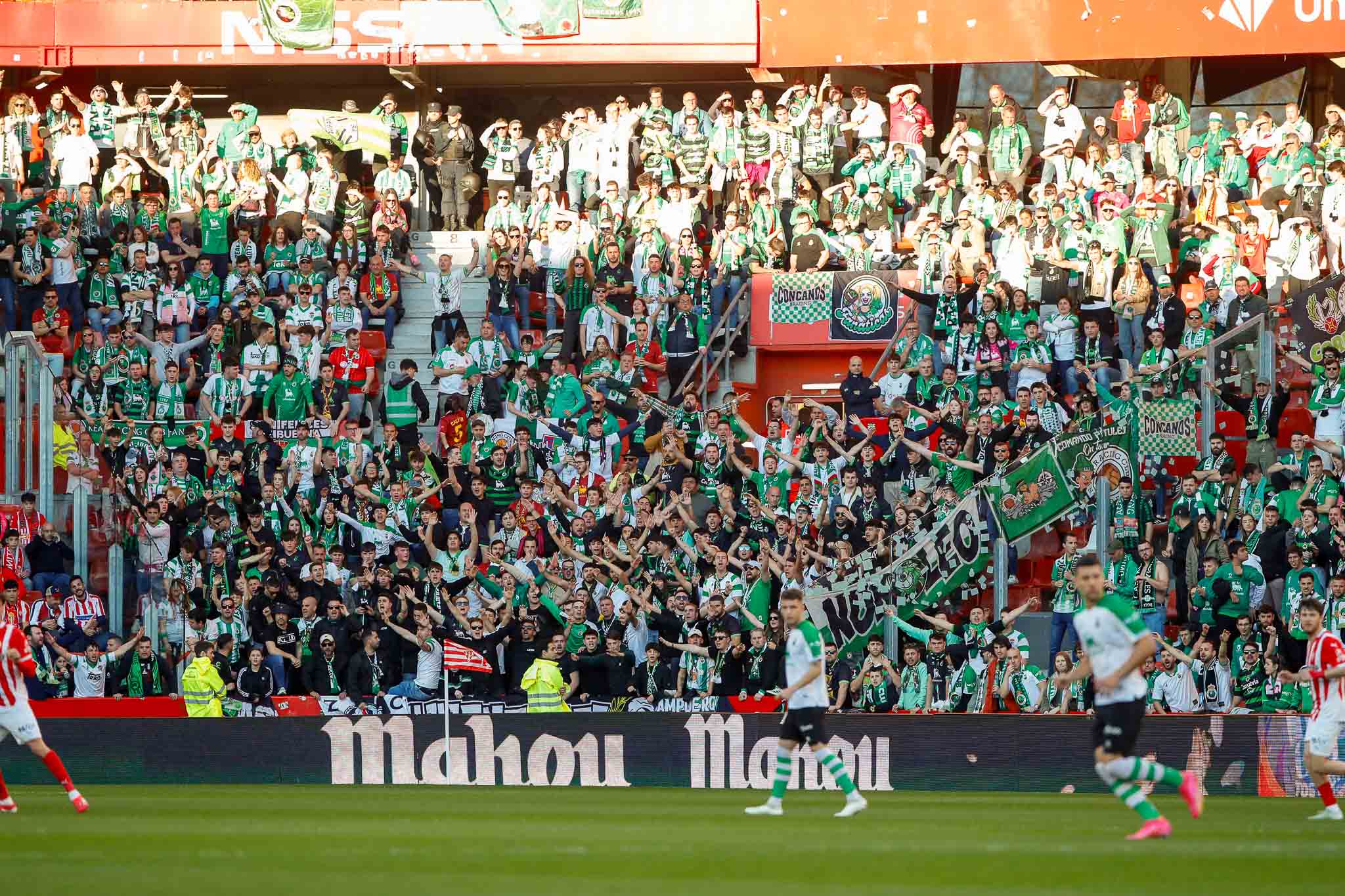 La afición verdiblanca, en la zona específica para la hinchada visitante. 