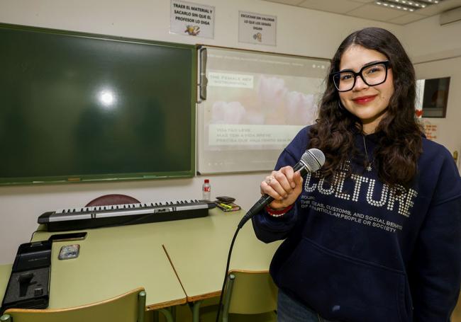 Daniela Elizabeth Sánchez Rodríguez, en la Escuela de Música.