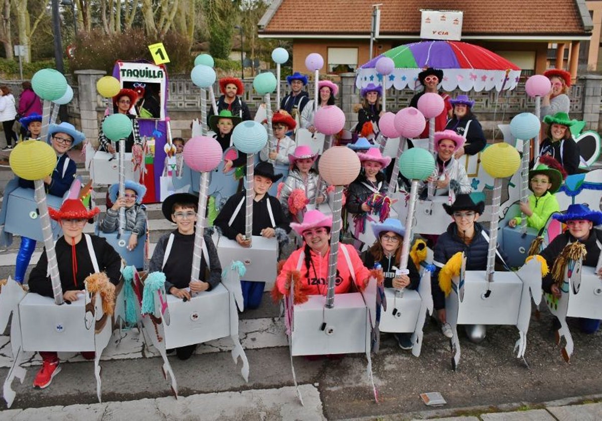 Uno de los grupos ganadores en los carnavales de Los Corrales de Buelna.