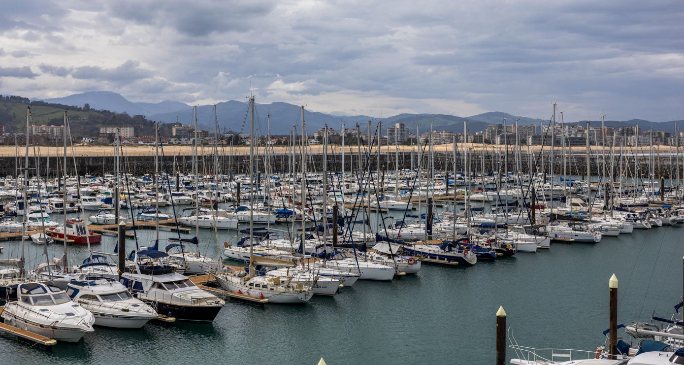 El puerto ofrece precios mucho más competitivos que otras marinas del Cantábrico.