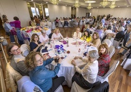 El evento, que concentró a 80 mujeres, se celebró en el Hotel Bahía.