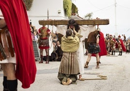 Jesús se encuentra con María Magdalena en su camino hacia el Calvario en la última edición de la recreación.