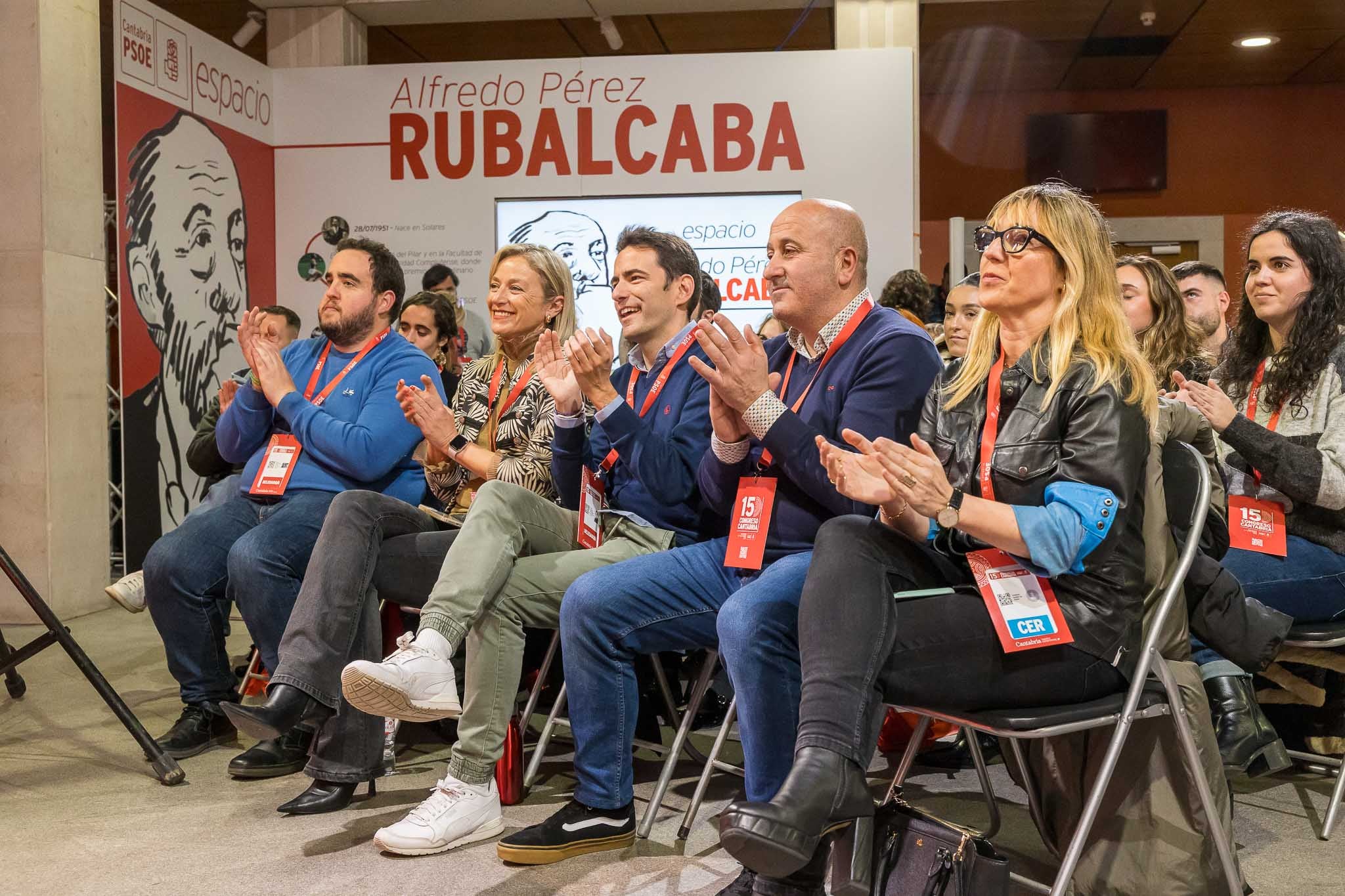 Casares aplaude junto a Herrán, Molleda y Gómez de Diego.