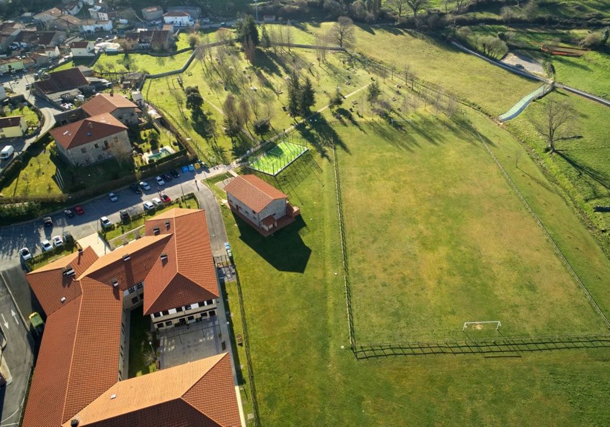 Las nuevas instalaciones deportivas de Tarriba aprovecharán el parque de La Lama.