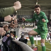 Íñigo Vicente, durante el partido ante el Burgos en El Plantío esta temporada.