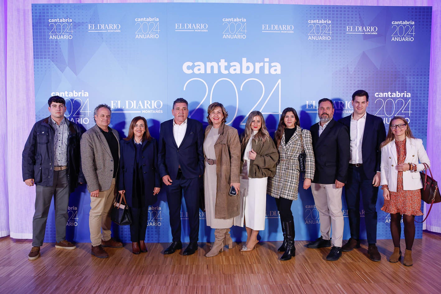 Antonio Avilés, Carlos Matía, Ana Piñera, Antonio Avilés, Galia Fuentes, Paula Corredera, Gali Avilés, Diego Fontaneda, Christian Domínguez y Victoria Vaitejovich.