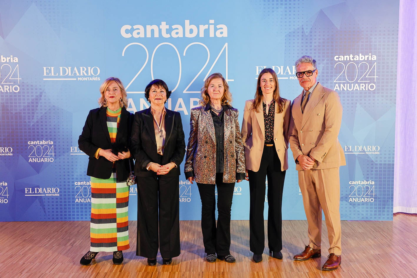 María Luisa Peón, Rosa Inés García, María Luisa Sanjuán, Marta Crespo e Iñaki Bedia. 