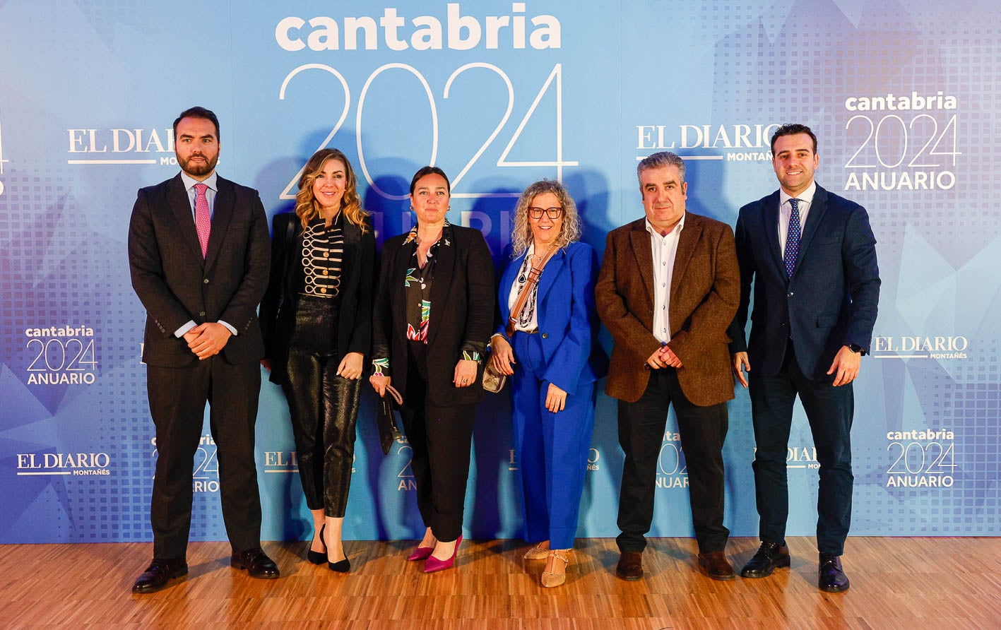 Javier García Ruiz, Esther Cacho, Noemí Méndez, Miriam Sañudo, Agustín Navarro y Fran Arias.