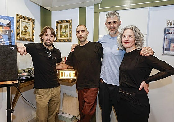 Marie Perreault, Pablo Bolívar, Andrés Cruz y Luis Ruiz están al frente de la Asociación Nido que promueve la música electrónica.