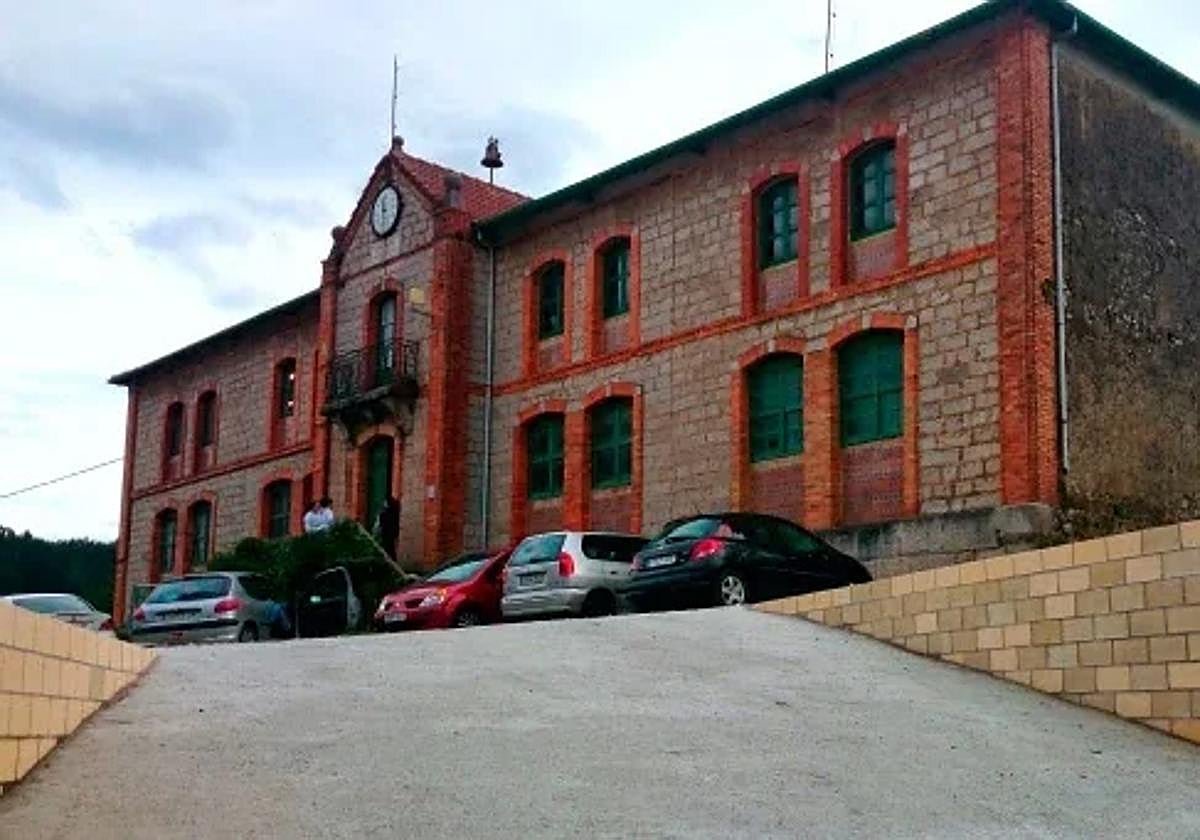 Antiguas escuelas de Otañes