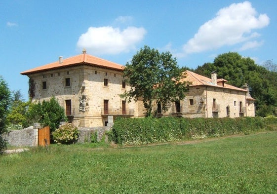 El Palacio de Fernández de Velasco es BIC desde 1985.
