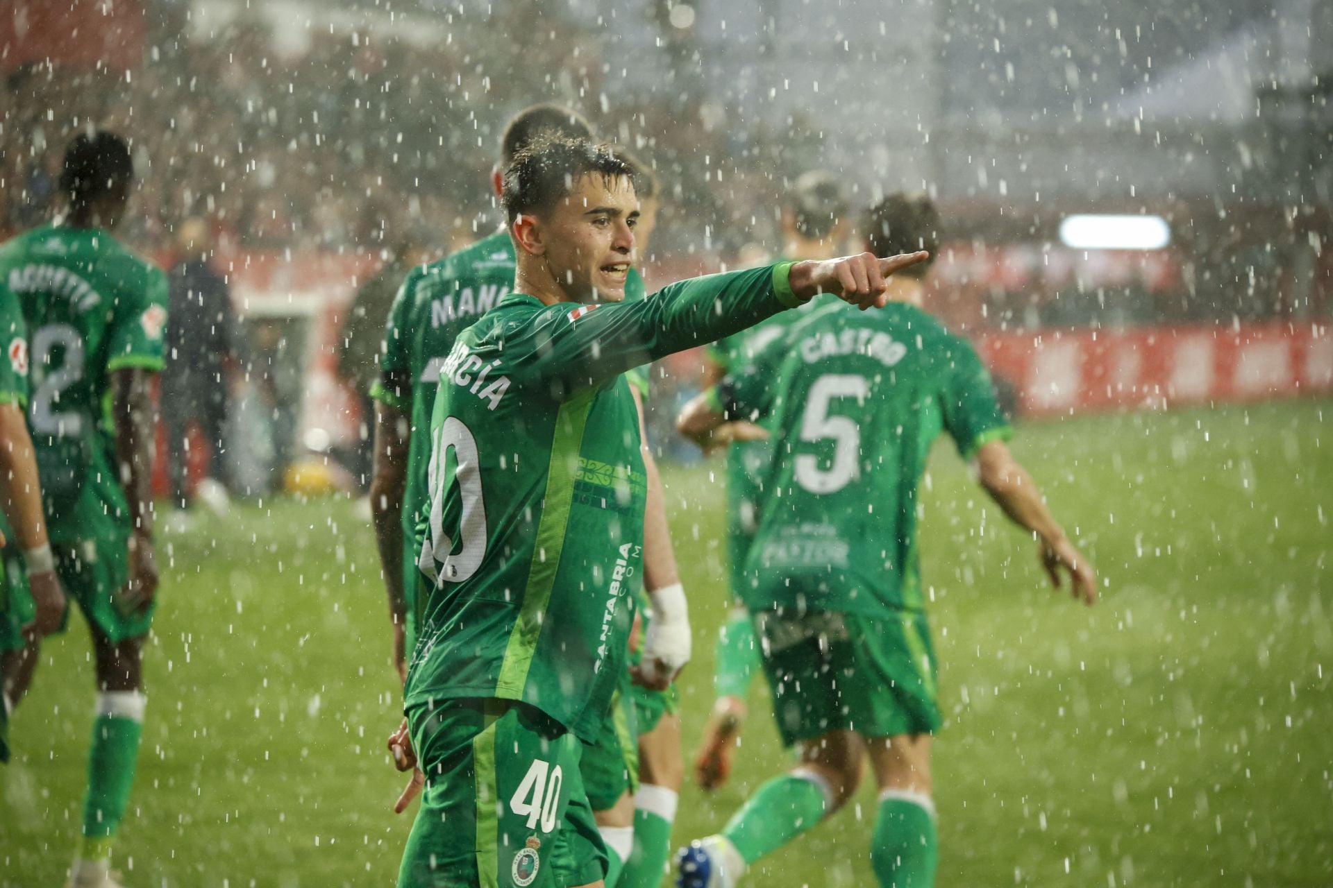 Mario García tras anotar el único gol del Racing en el partido. 
