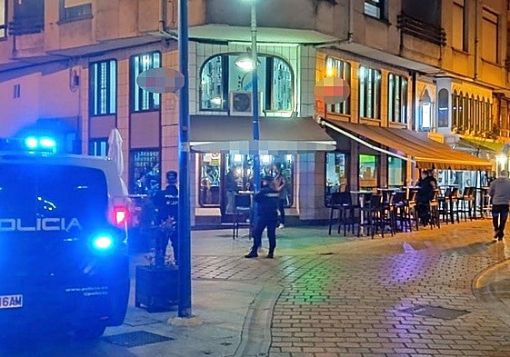 Dos detenidos por el apuñalamiento en la cabeza a un joven en Torrelavega