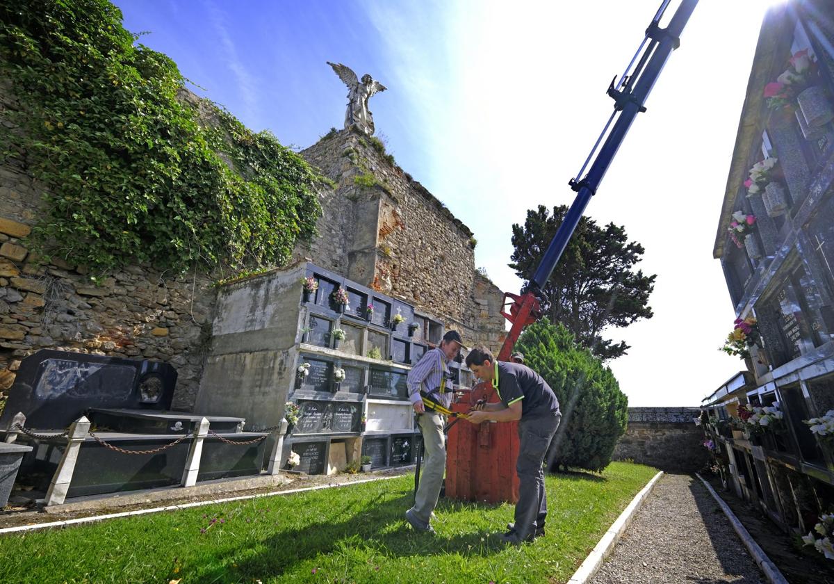 El Ayuntamiento de Comillas insta a Patrimonio a actuar sobre el antiguo cementerio