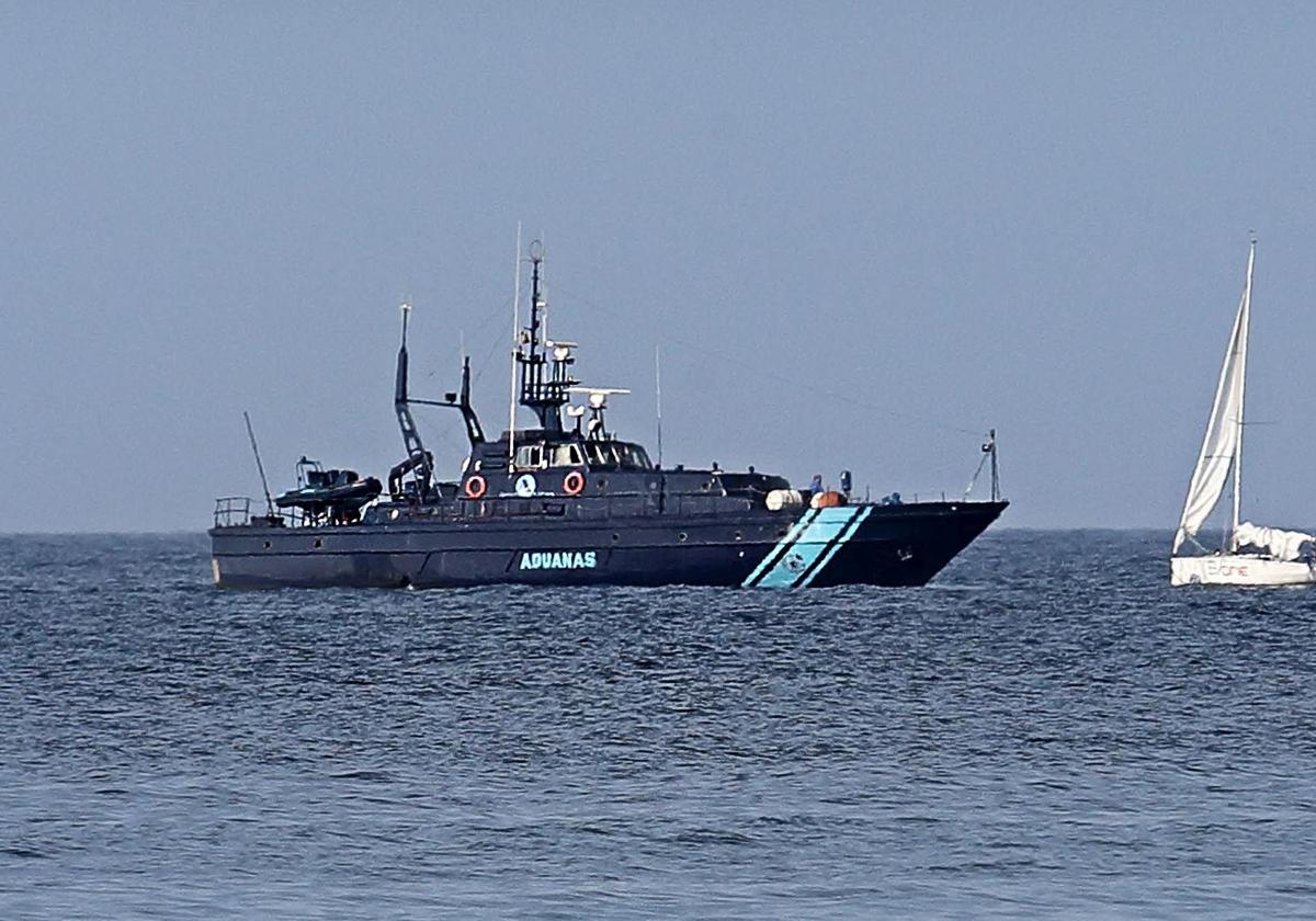 El amianto paraliza la vigilancia aduanera por mar en el Cantábrico