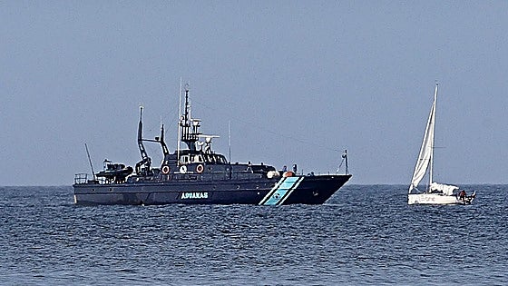 El amianto paraliza la vigilancia aduanera por mar en el Cantábrico