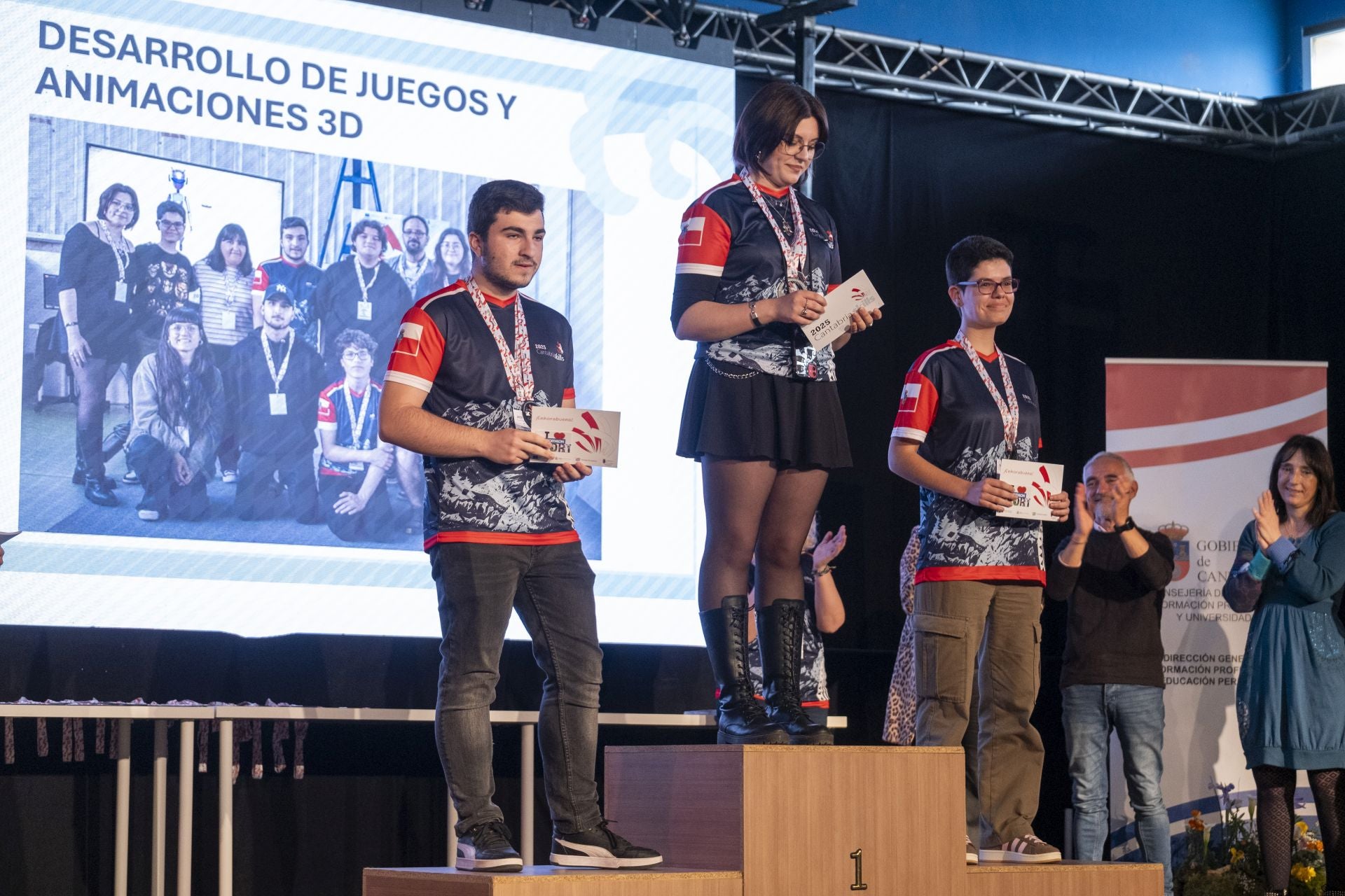 Martina González (oro), Francisco Fernández (plata) y Eva Pelayo (bronce) han ocupado el podio en la categoría de Desarrollo de Juegos y Animaciones 3D. Todos son alumnos del IES Augusto G. Linares. 