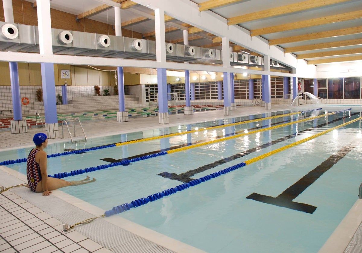 Santoña renovará la cubierta de la piscina y el sistema de filtros