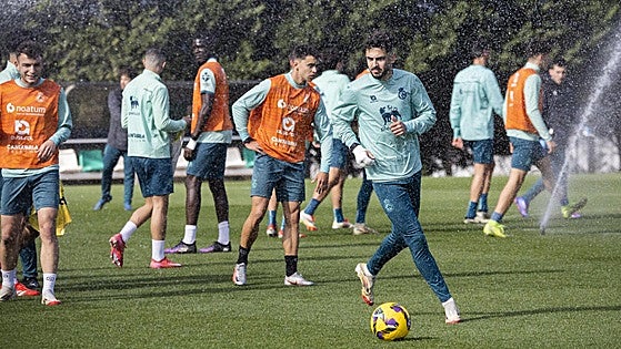 Andrés Martín continúa al margen, pero no peligra su presencia en Huesca