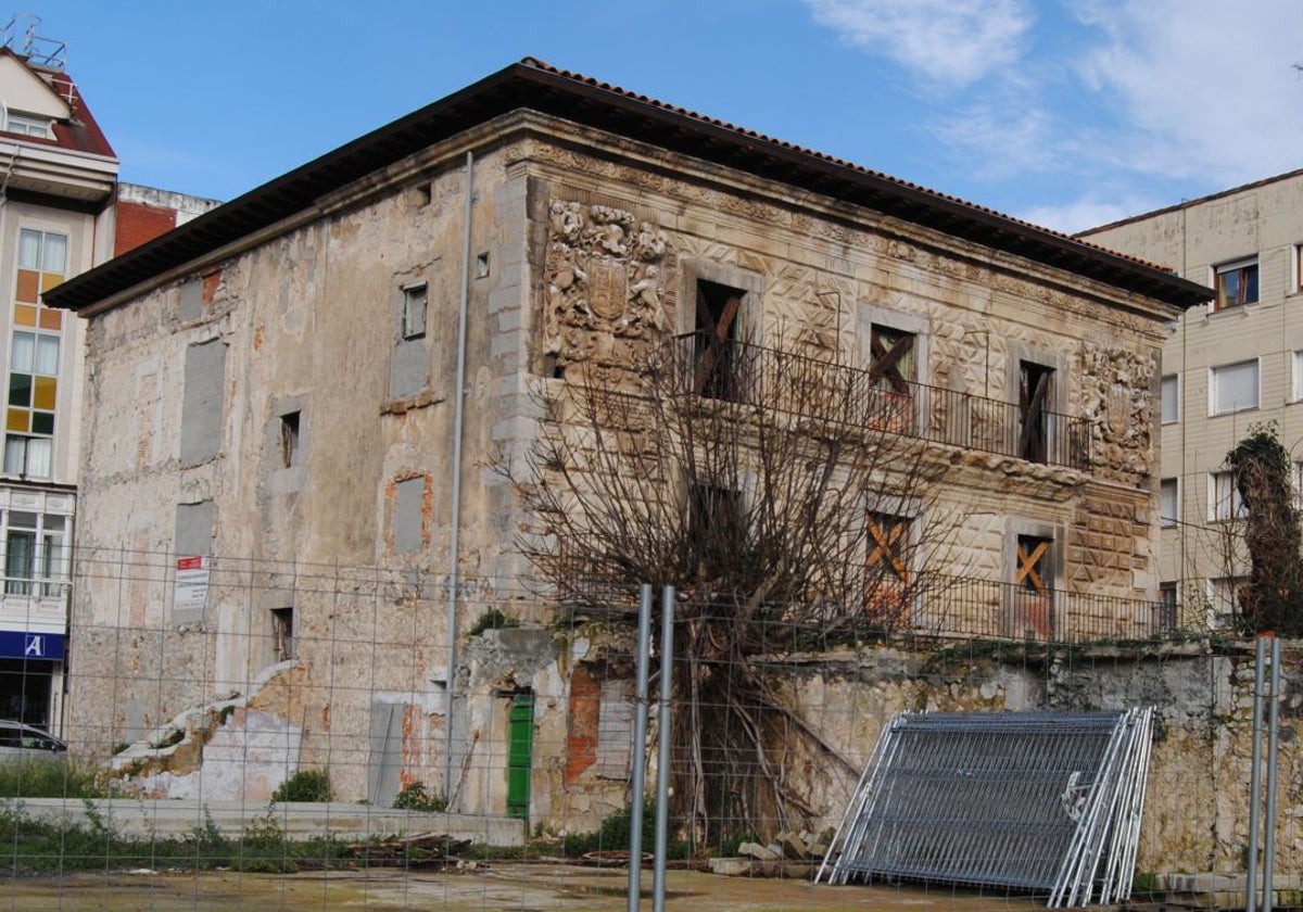 Santoña adjudica la restauración exterior del Palacio de Chiloeches a Cannor por 355.000 euros