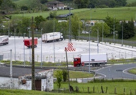 La nuevo aparcamiento de camiones de Anero dispone de más de un centenar de plazas.