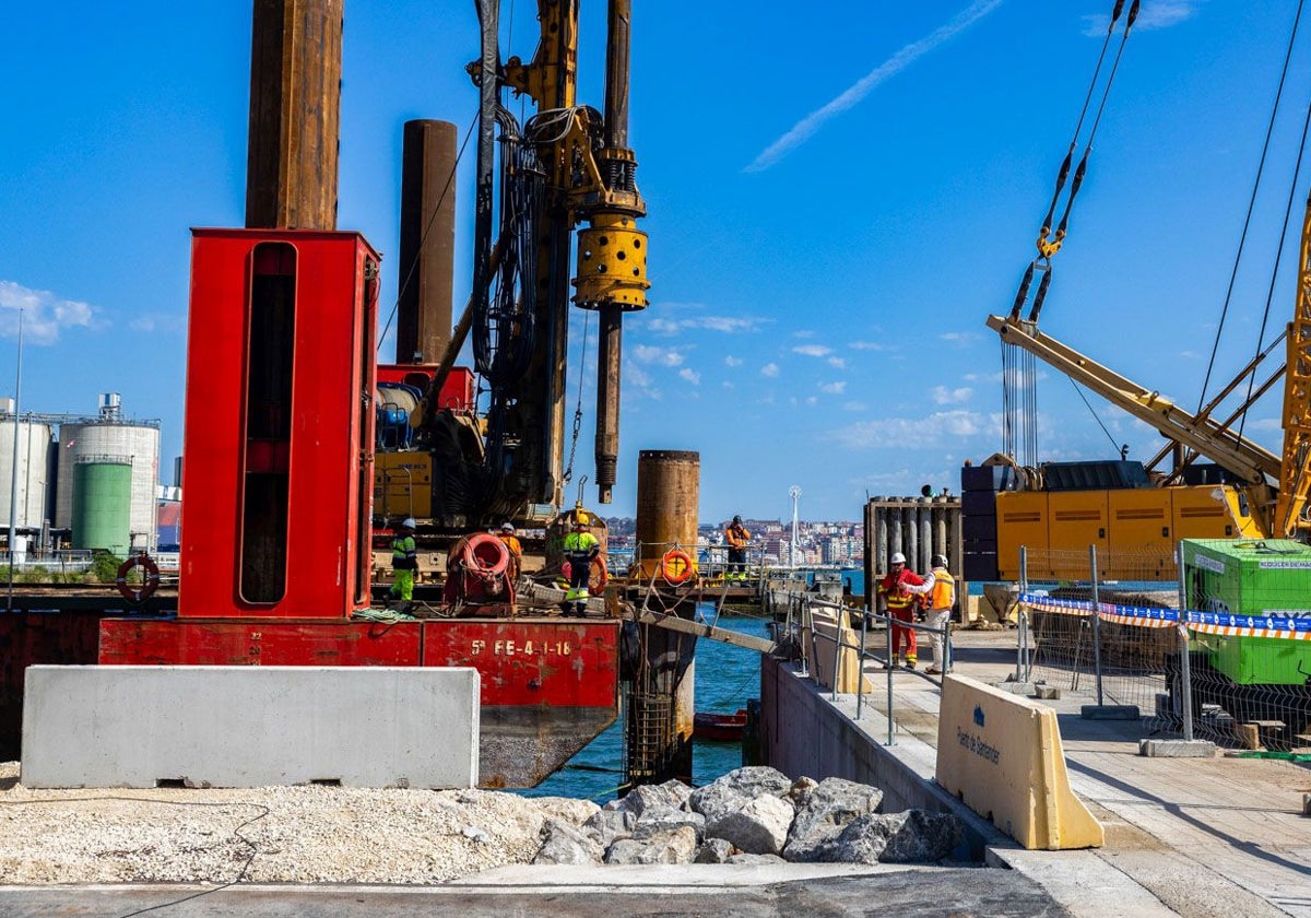 El tacón y la rampa del muelle 9 de Raos estarán acabados a finales de este año