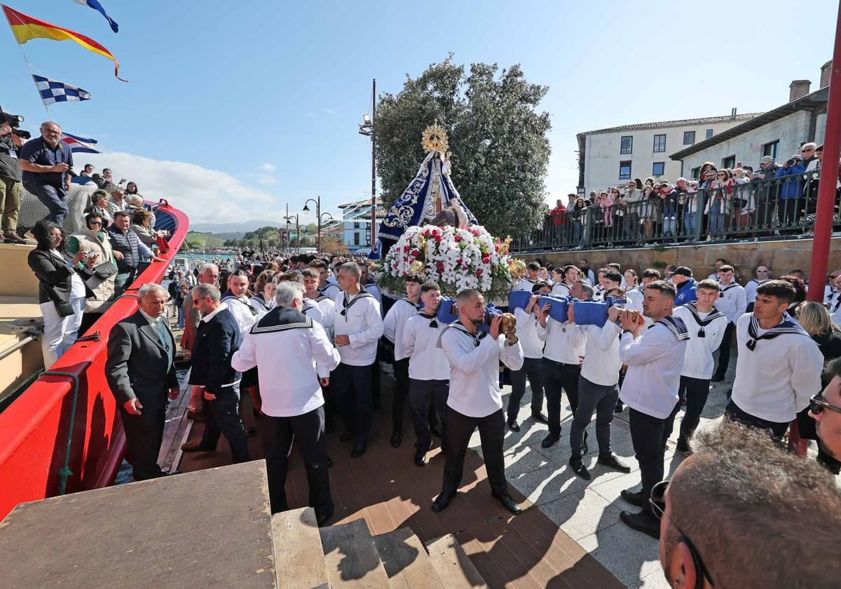 La Virgen de la Barquera vuelve a la mar