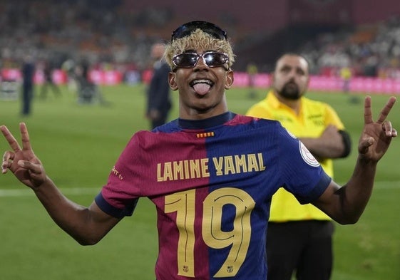 Lamine Yamal, ayer durante la celebración de la Copa del Rey.