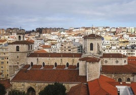 Vista aérea de la Catedral de Santander.