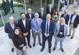 Varios de los expertos que participaron en la jornada en el Pctcan junto al Consejero de Fomento, Roberto Media.