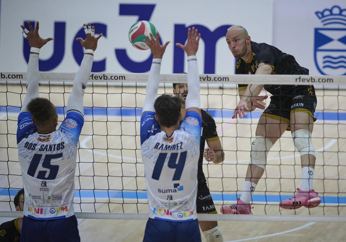 El vacío de poder en el voleibol cántabro