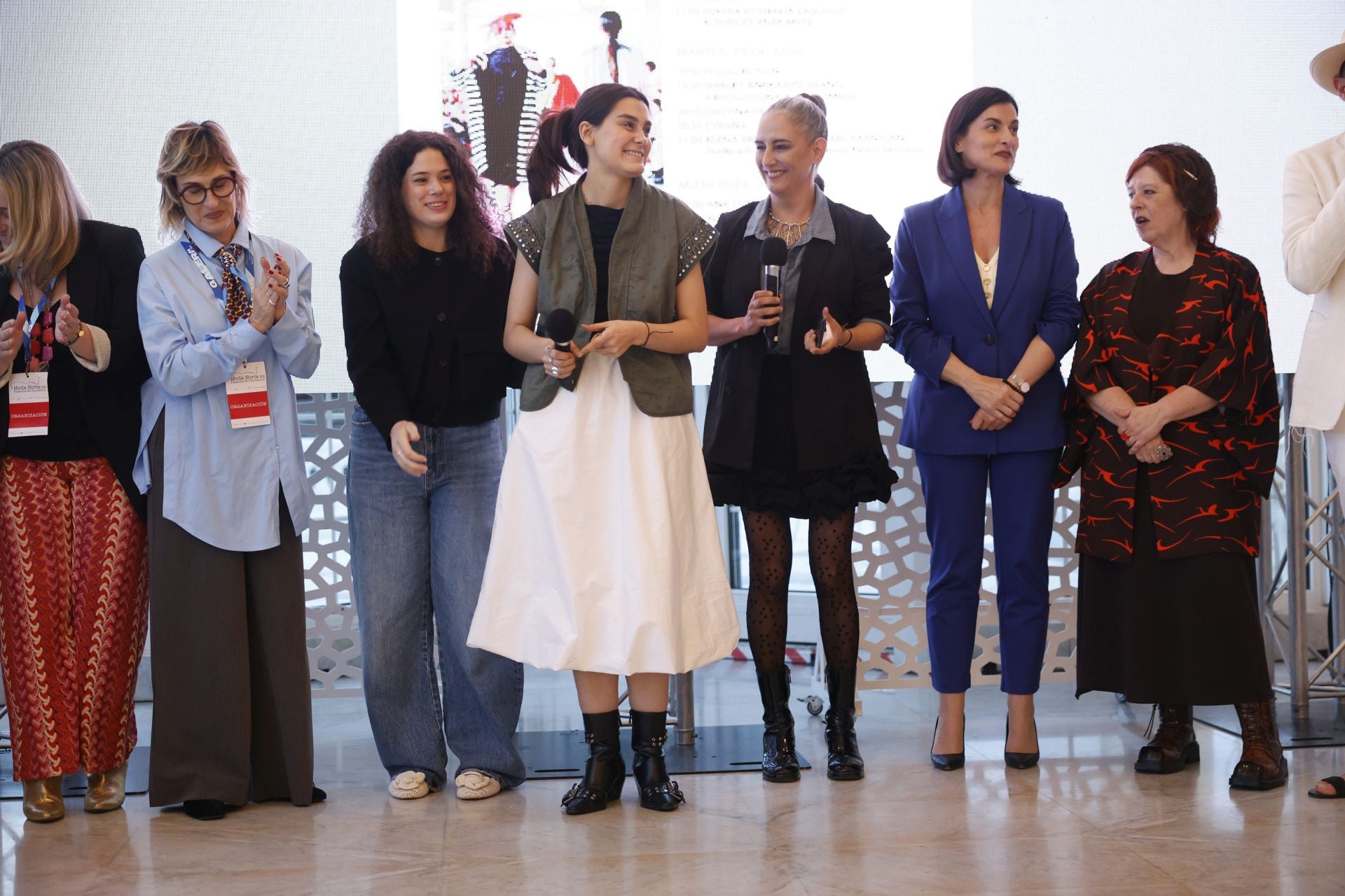 El premio a la Mejor Colección de la pasarela Moda Norte 2025 se otorgó ex aequo a la diseñadora gallega Cristina Permuy por 'Quehaceres' y a la joven vitoriana Eva Gómez por 'Vendas', una colección de su firma Elysea Studio.