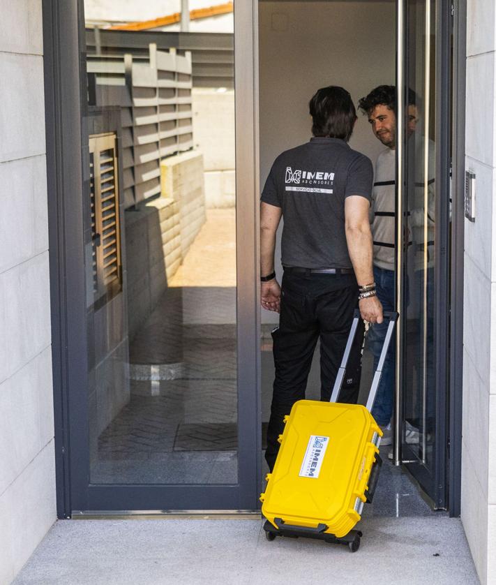 Imagen secundaria 2 - Técnicos a destajo para arreglar ascensores