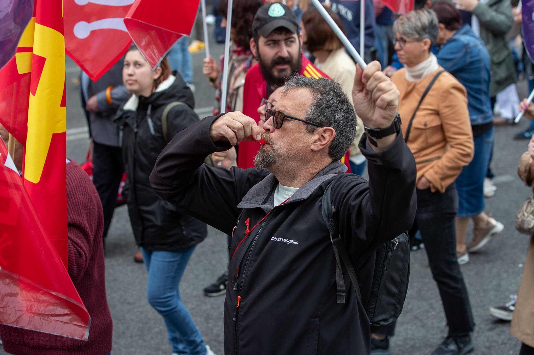 La manifestación ha estado repleta de pitidos, pancartas y mensajes reivindicativos.